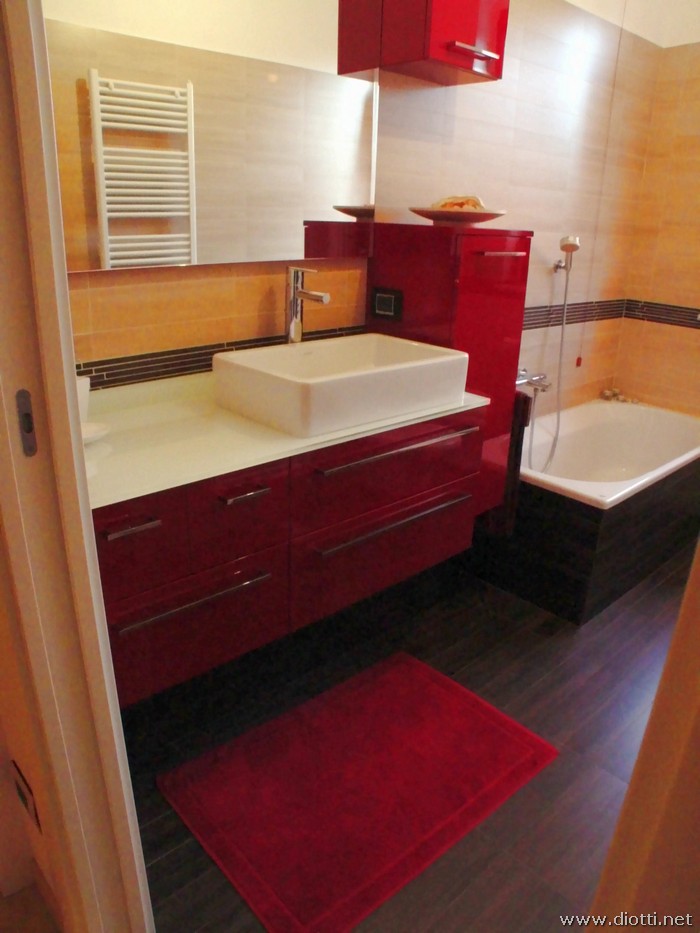 Metropolis bathroom furniture red glossy laquer